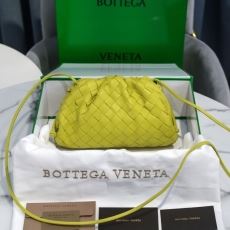 Bottega Veneta Pouch Clutch Bags